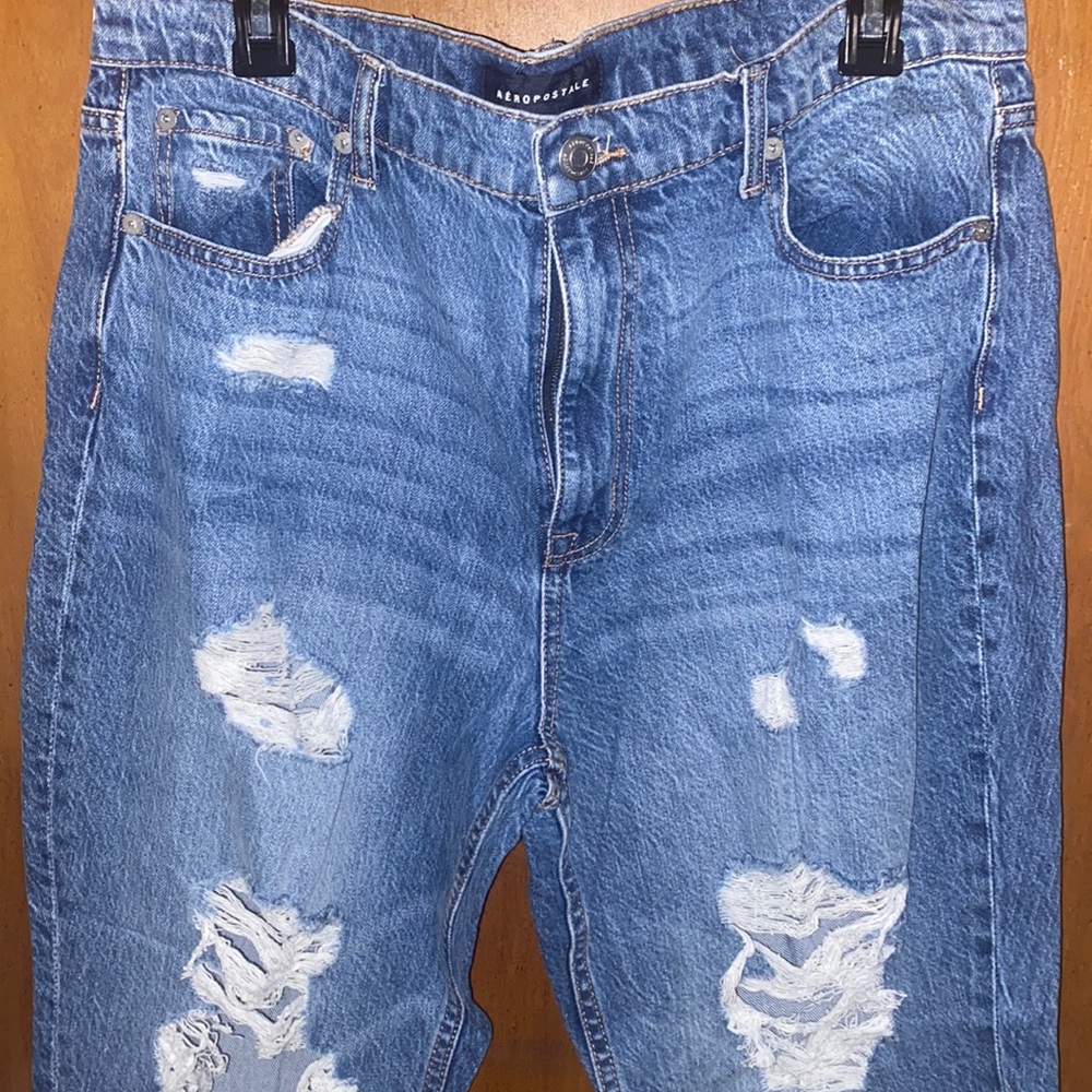 Aeropostale Ripped Mom Jean Like New